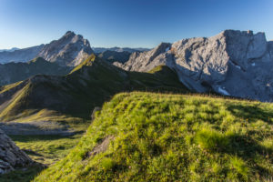 View of the Zaluandakopf to Drusenfluh and Kirchlispitzen, summit, crest View of the Zaluandakopf to Drusenfluh and Kirchlispitzen, summit, crest